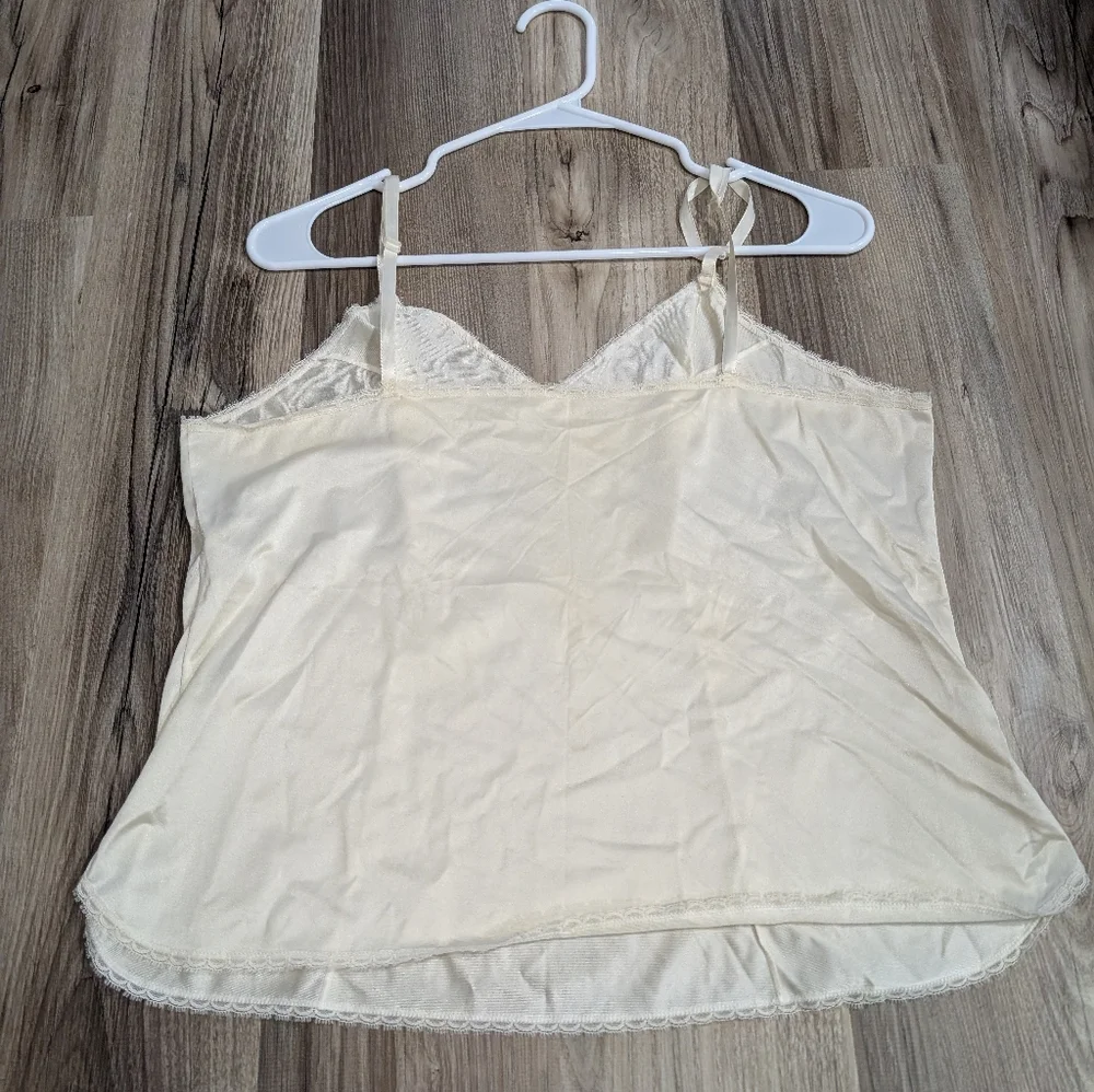 VTG Vanity Fair, Women's Cream Camisole, Size L,‎ Lace Trim, Spaghetti Strap